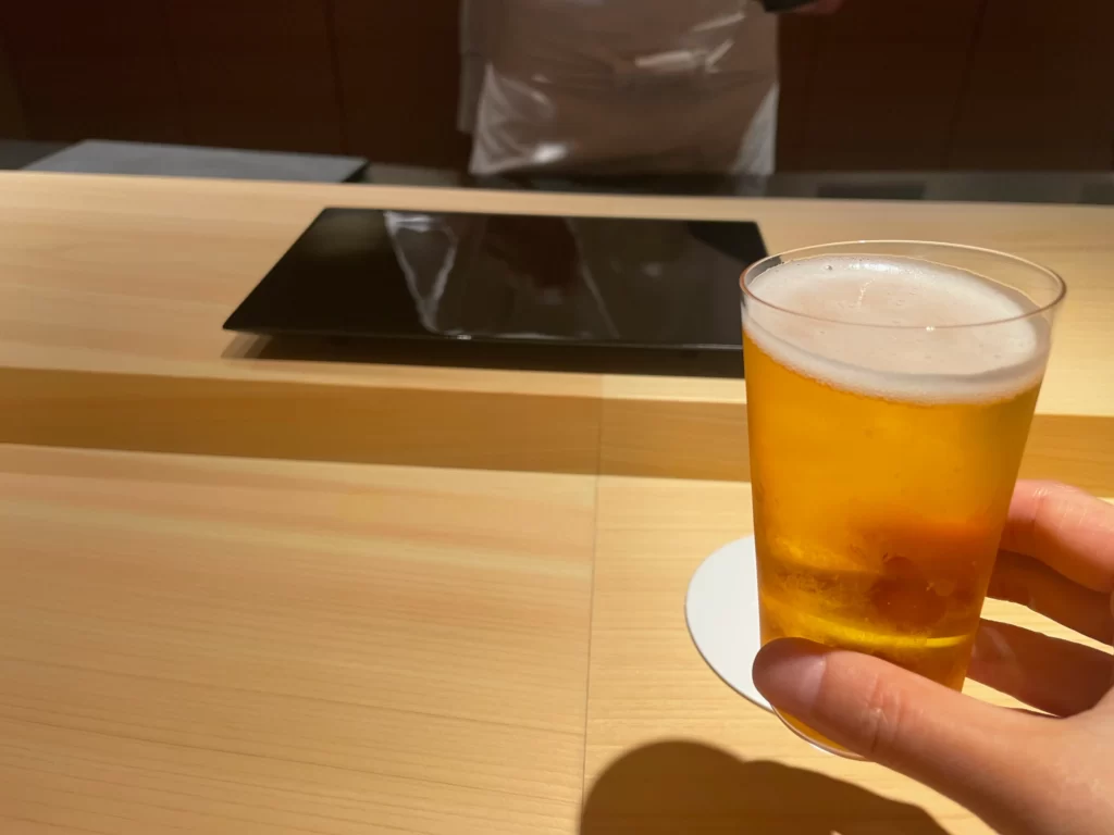 「鮨祥」まずはビールで乾杯